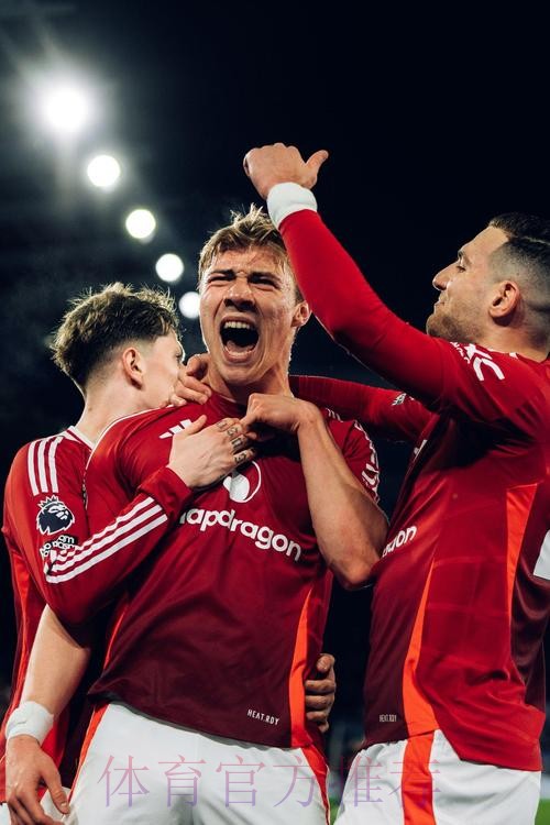 那不勒斯确认4400万买断霍伊伦德！违约金曝光，恰是曼联引进价格