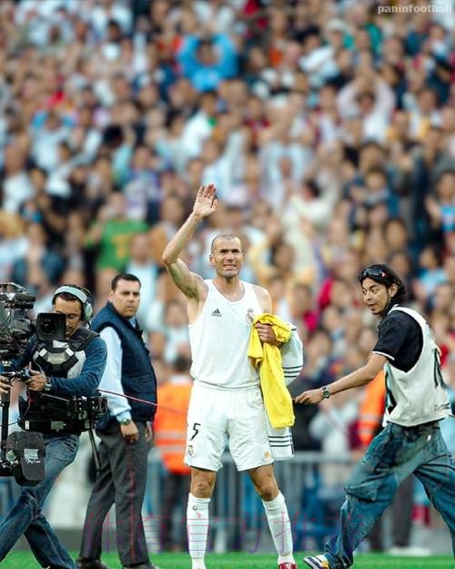 齐达内:争取卫冕西甲冠军 祝福雷吉隆一切顺利 齐达内:争取卫冕西甲冠军 祝福雷吉隆一切顺利